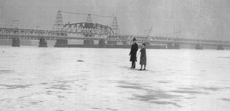 A couple walking/skating on the ice of the Susquehanna at Havre de Grace, MD ca. 1930s