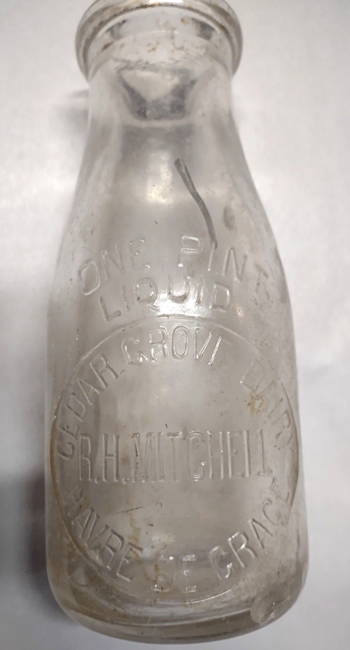 vintage one pint liquid bottle, Cedar Grove Dairy, R. H. Mitchell, Havre de Grace, MD