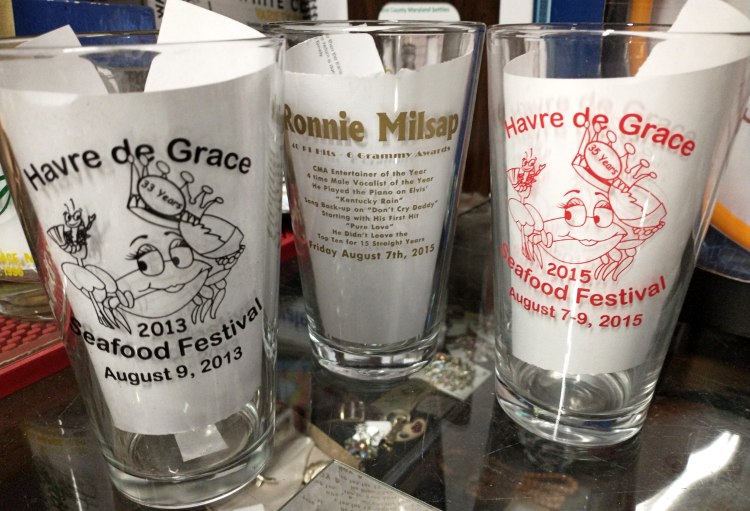 2013 Havre de Grace Seafood give-away souvenir glass. Also 2015 Ronnie MIlsap souvenir glasses for HdG Seafood Festival