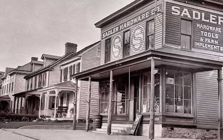 Photo of Sadler's Hardware at Warren St and N. Union Avenue in Havre de Grace - 1919