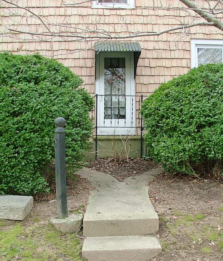 Original entry to the Currier Family Home - Lafayette Street side - located at Market and Lafayette in Havre de Grace. Notice the hitching post.