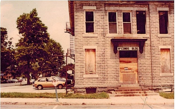 boarded up McCombs building - old post office at Franklin & Union - after fire gutted it in 1972